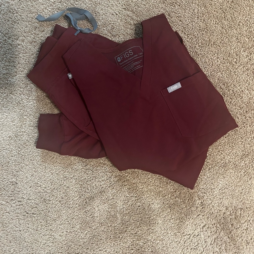 Figs Burgandy Scrub set XXS top, XS/P pant